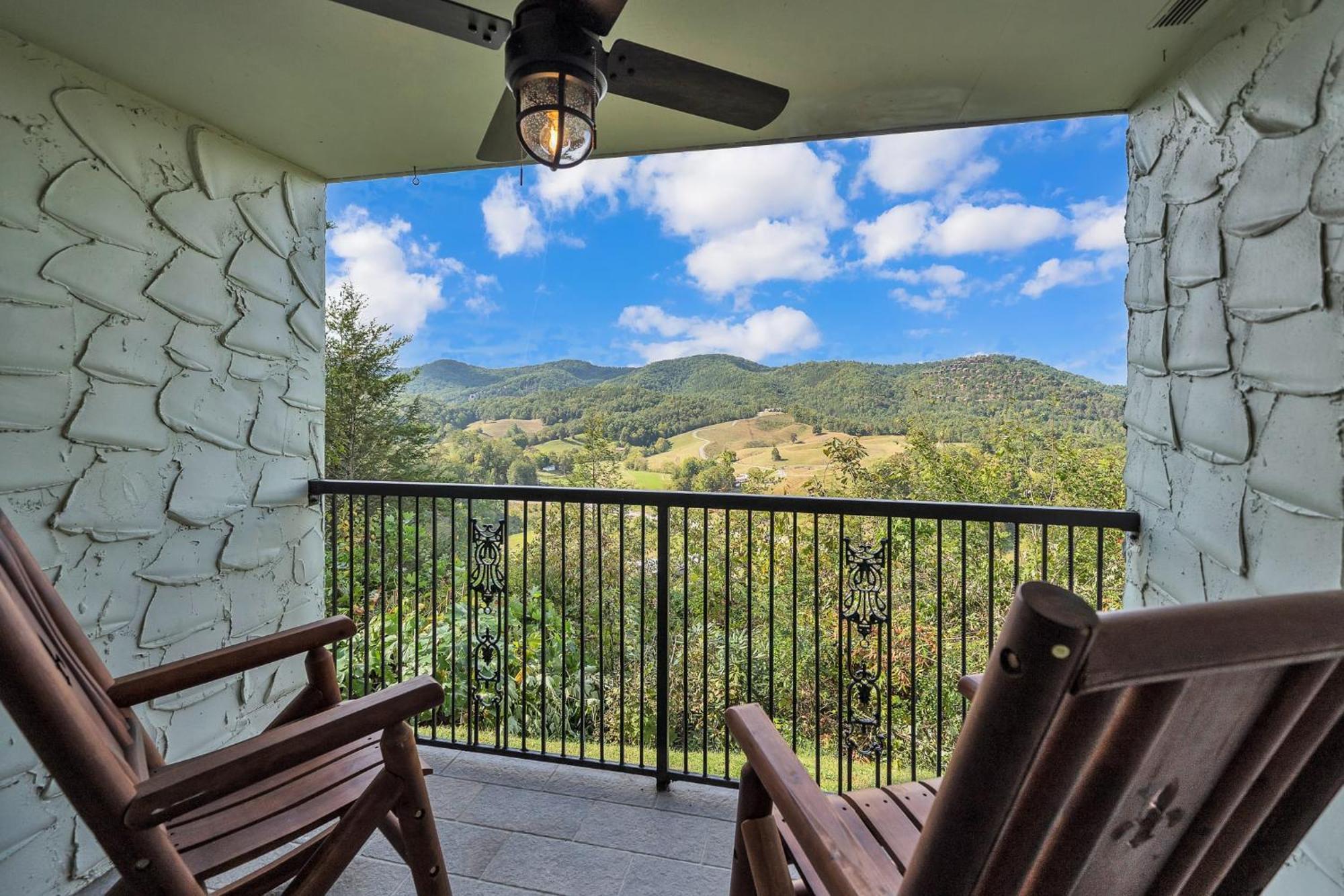 Apartamento Mountain Views At Dolly'S Castle Unit 2 Sevierville Exterior foto